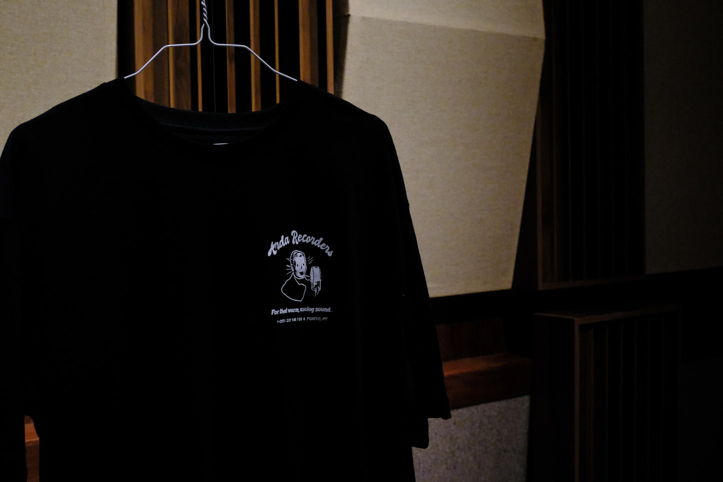 Arda Recorders Analog Tee Relaxed T-Shirt Black front close-up